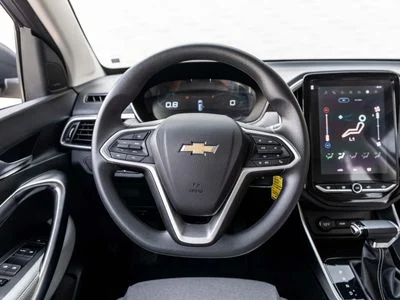 2025 Chevrolet Captiva LS, strieborná, 39 283 km, dovoz SAE — foto 14 z 16