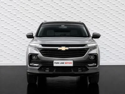 2025 Chevrolet Captiva LS, strieborná, 39 283 km, dovoz SAE — foto 2 z 16