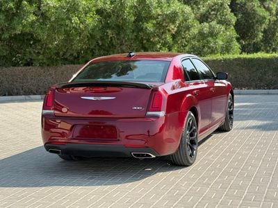 2019 Chrysler 300C PLUS, červená, 117 000 km, dovoz SAE — foto 2 z 16