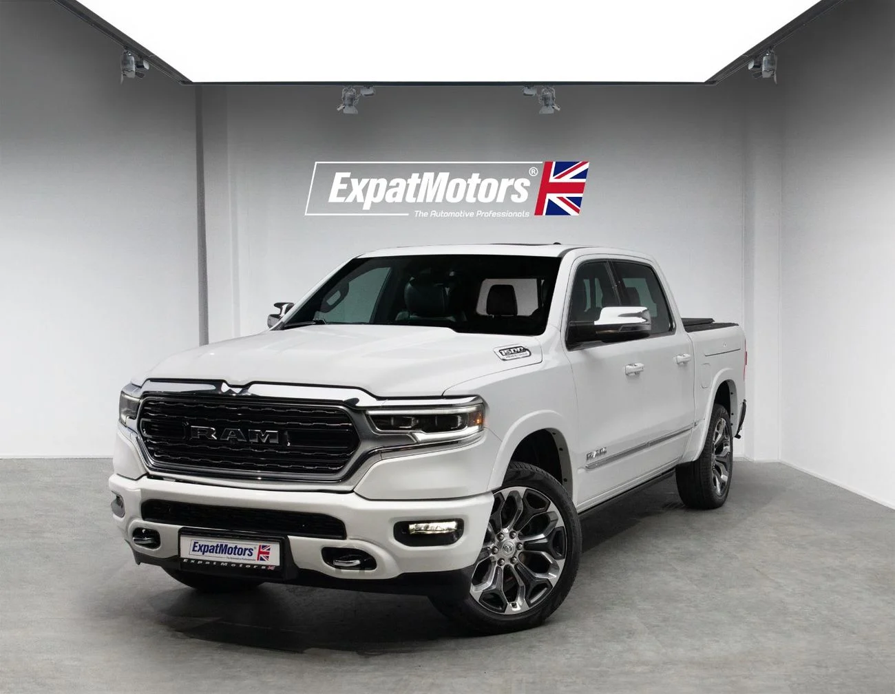 2024 Dodge RAM 1500 Limited, biela, 83 000 km, dovoz SAE — foto 1