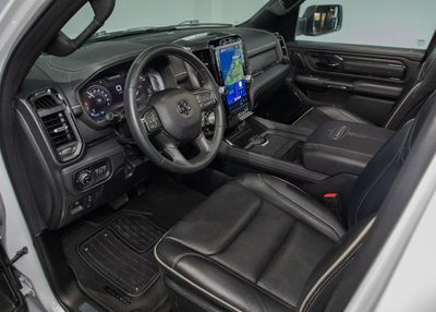 2024 Dodge RAM 1500 Limited, biela, 83 000 km, dovoz SAE — foto 10 z 16