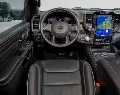2024 Dodge RAM 1500 Limited, biela, 83 000 km, dovoz SAE — foto 6 z 16
