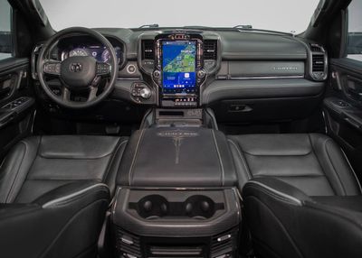 2024 Dodge RAM 1500 Limited, biela, 83 000 km, dovoz SAE — foto 8 z 16