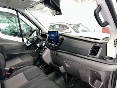 2025 Ford Transit, biela, 13 407 km, dovoz SAE — foto 12 z 16