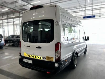 2025 Ford Transit, biela, 13 407 km, dovoz SAE — foto 2 z 16