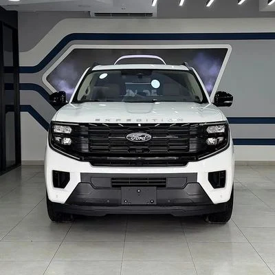 2025 Ford Expedition Active Max, biela, 300 km, dovoz SAE — foto 2 z 16