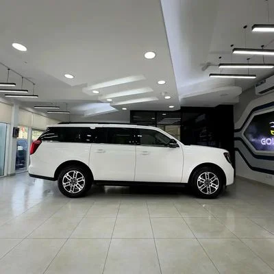 2025 Ford Expedition Active Max, biela, 300 km, dovoz SAE — foto 3 z 16