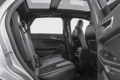 2023 Ford Edge ST, strieborná, 77 050 km, dovoz SAE — foto 13 z 15