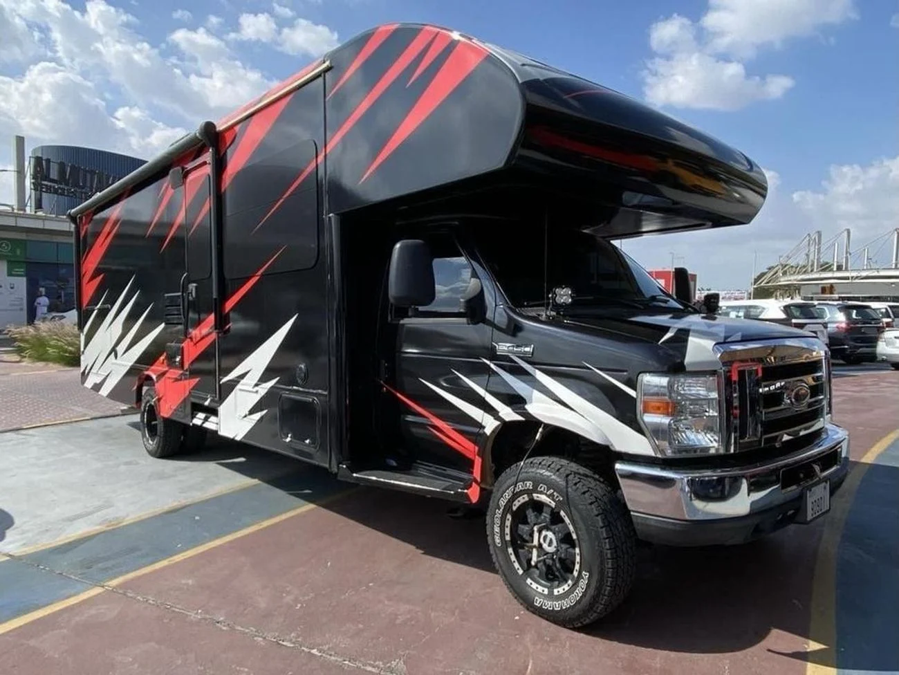 2016 Ford E 450, čierna, 17 000 km, dovoz SAE — foto 1