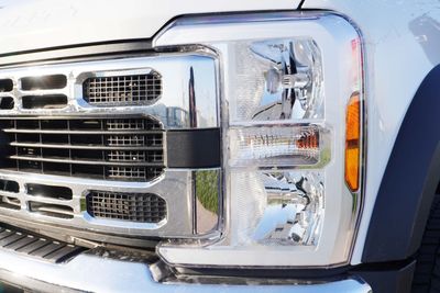 2026 Ford F-550, biela, 0 km, dovoz SAE — foto 4 z 22