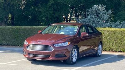 2016 Ford Fusion SE, červená, 151 000 km, dovoz SAE — foto 3 z 15