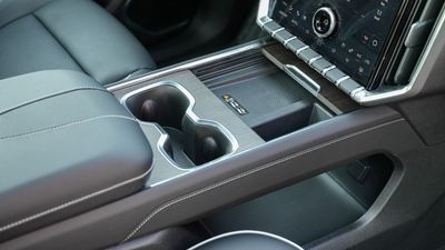 2026 GMC Acadia DENALI, čierna, 0 km, dovoz SAE — foto 13 z 17