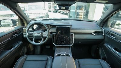 2026 GMC Acadia DENALI, čierna, 0 km, dovoz SAE — foto 8 z 17