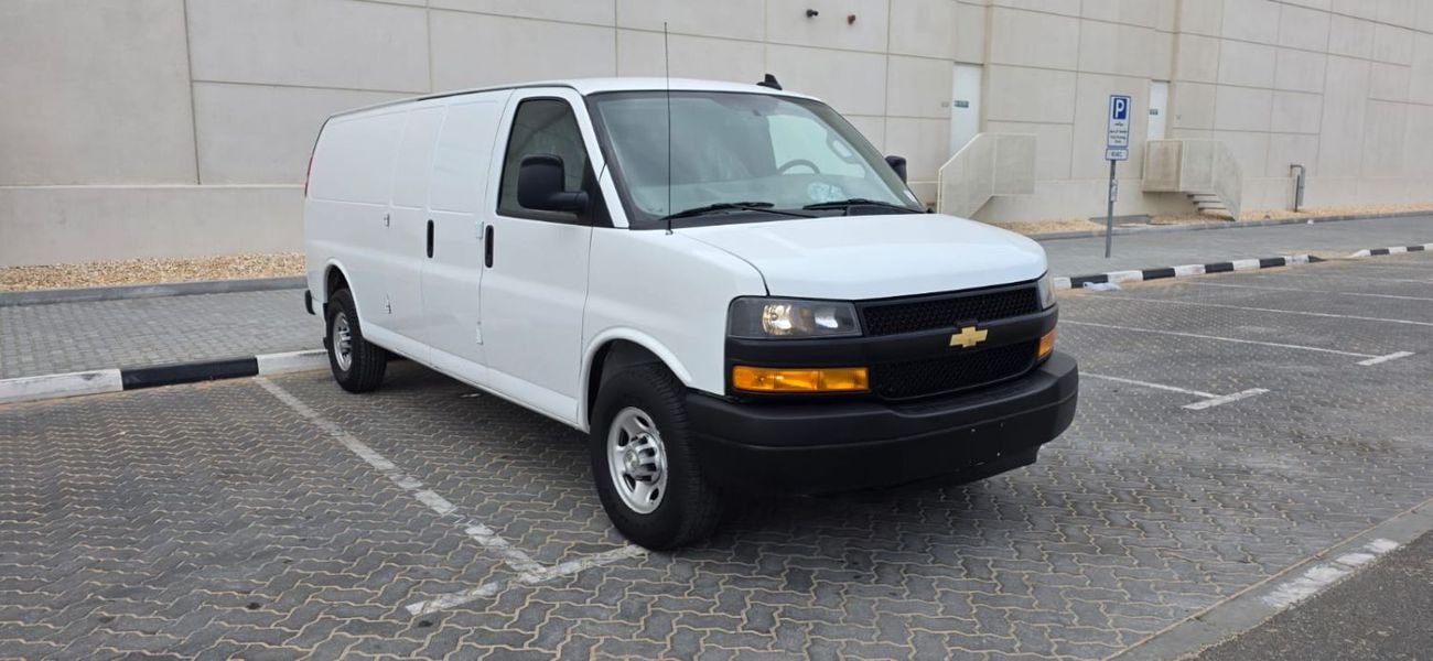 2021 GMC Savana, biela, 80 000 km, dovoz SAE — foto 1