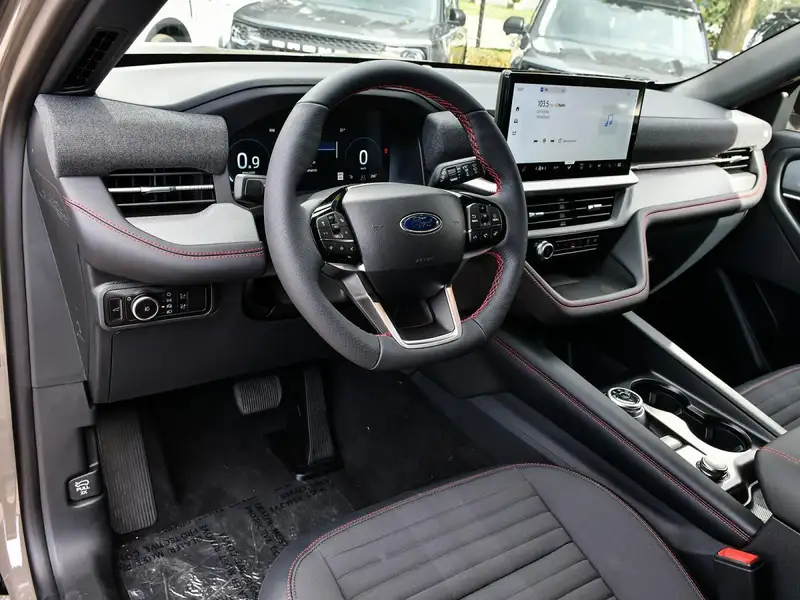 2027 Ford Explorer St-Line, sivá, 0 km, dovoz Kanada — foto 11 z 12