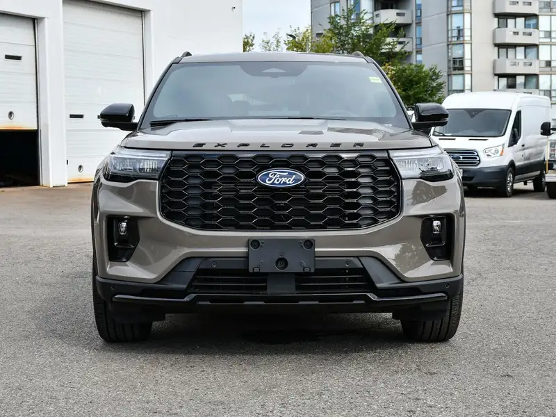 2027 Ford Explorer St-Line, sivá, 0 km, dovoz Kanada — foto 4 z 12