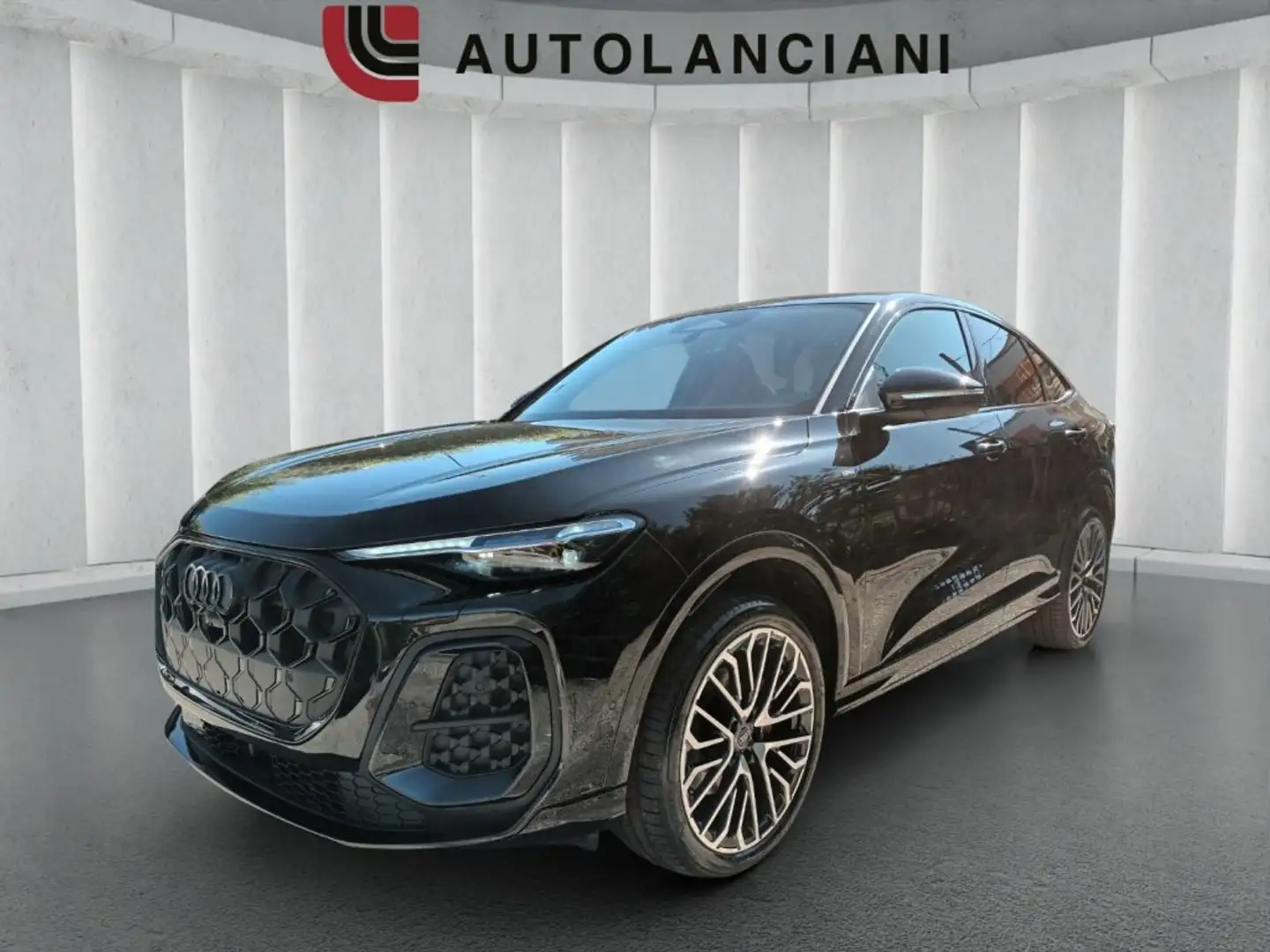2026 Audi Q5, 1 km, Taliansko — foto 1