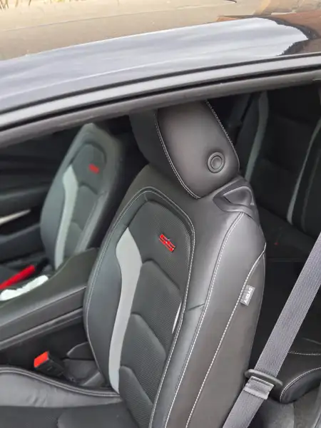 2024 Chevrolet Camaro 2SS, čierna, 3 184 km, dovoz Kanada — foto 1