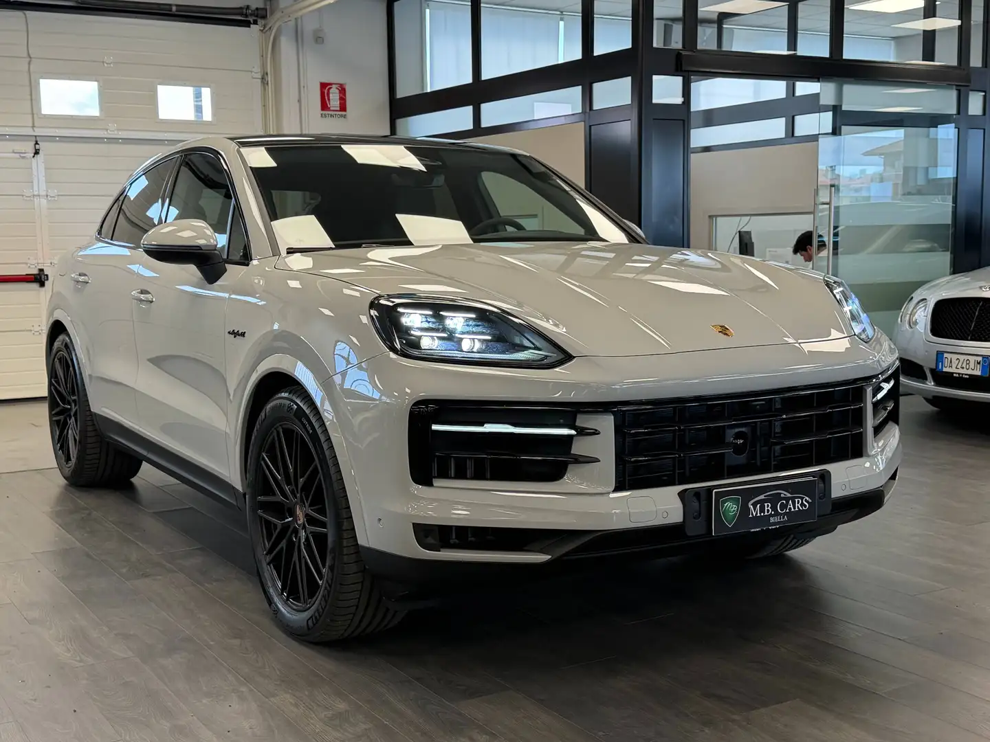 2026 Porsche Cayenne, 100 km, Taliansko — foto 1