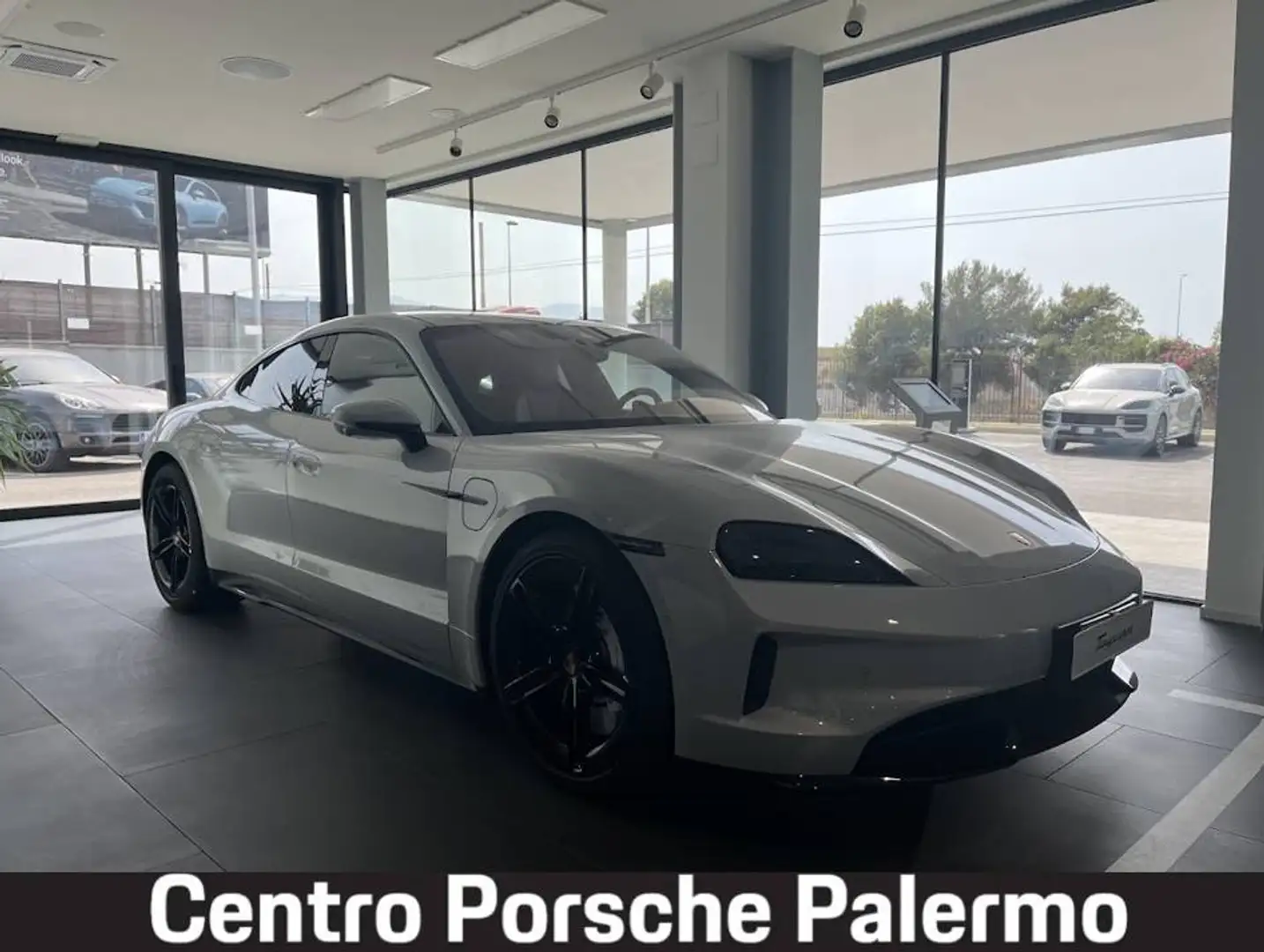 2026 Porsche Taycan, 55 km, Taliansko — foto 1