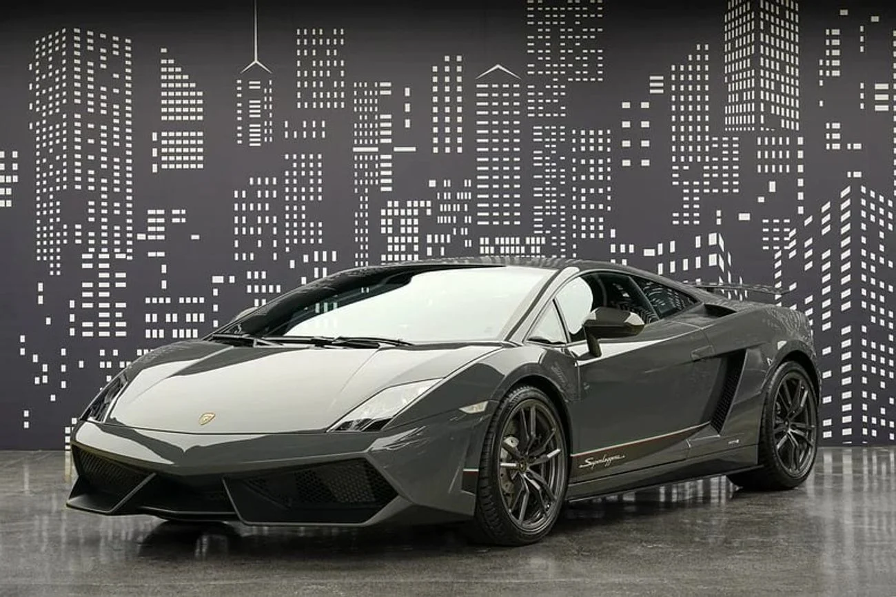 2010 Lamborghini Gallardo, sivá, 1 700 km, dovoz SAE — foto 1