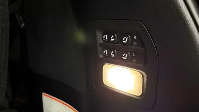 2018 Lexus LX570 PLATINUM, modrá, 131 000 km, dovoz SAE — foto 16 z 16