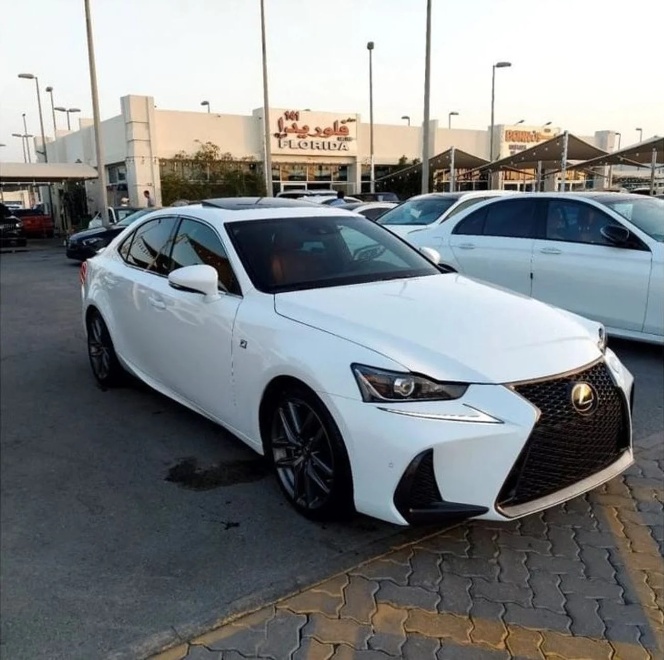 2019 Lexus IS300 PREMIER, biela, 88 000 km, dovoz SAE — foto 1 z 9 2019 Lexus IS300 PREMIER, biela, 88 000 km, dovoz SAE — foto 1 z 9