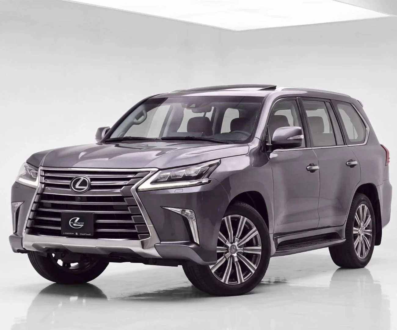 2016 Lexus LX570 PLATINUM, sivá, 228 000 km, dovoz SAE — foto 1