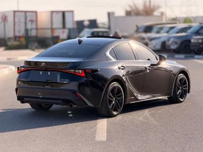 2024 Lexus IS300, čierna, 47 416 km, dovoz SAE — foto 3 z 16