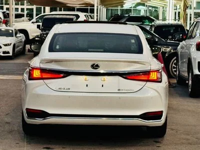 2025 Lexus ES300, biela, 0 km, dovoz SAE — foto 11 z 15