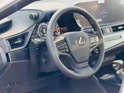 2025 Lexus ES300, biela, 0 km, dovoz SAE — foto 15 z 15