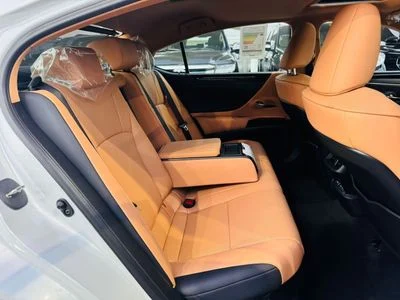 2025 Lexus ES300, biela, 0 km, dovoz SAE — foto 4 z 15
