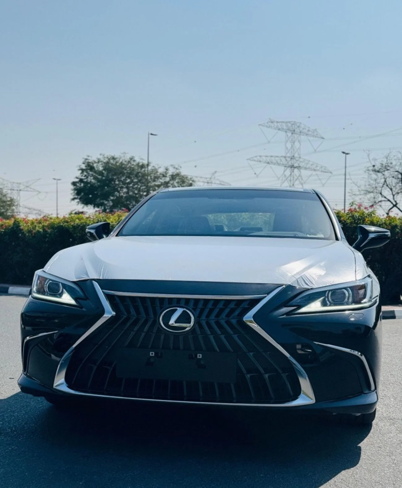2025 Lexus ES300, biela, 0 km, dovoz SAE — foto 1 z 18 2025 Lexus ES300, biela, 0 km, dovoz SAE — foto 1 z 18