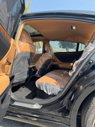 2025 Lexus ES300, biela, 0 km, dovoz SAE — foto 9 z 18