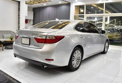 2015 Lexus ES350 PLATINUM, strieborná, 198 000 km, dovoz SAE — foto 6 z 16