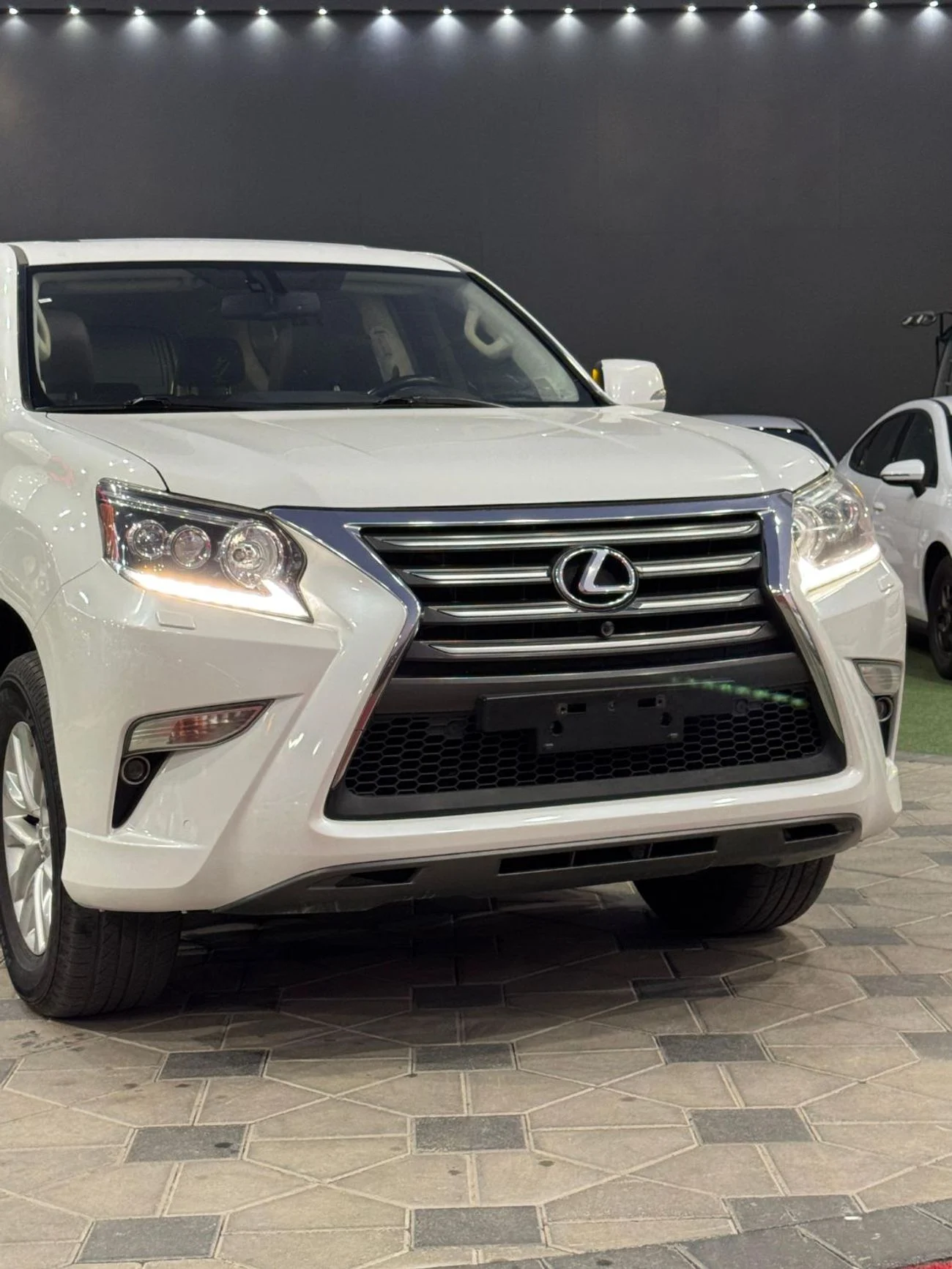 2018 Lexus GX460 PLATINUM, biela, 150 000 km, dovoz SAE — foto 1