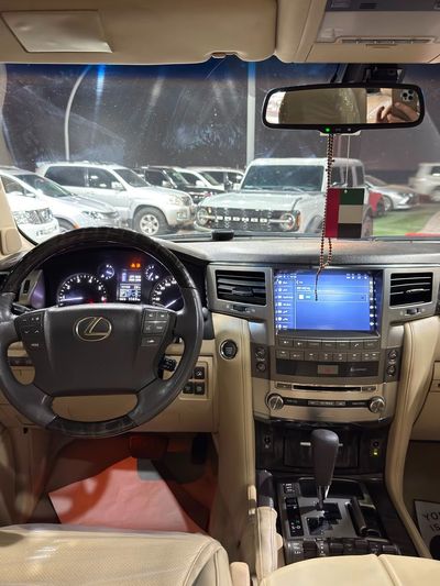 2013 Lexus LX570 PLATINUM, biela, 188 000 km, dovoz SAE — foto 11 z 16