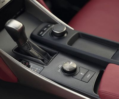 2018 Lexus IS300 PLATINUM, Tan, 202 000 km, dovoz SAE — foto 7 z 10