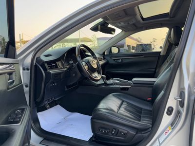 2016 Lexus ES350 PLATINUM, strieborná, 142 000 km, dovoz SAE — foto 16 z 16