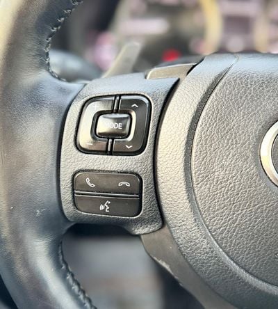 2022 Lexus IS300 AWD, čierna, 14 992 km, dovoz SAE — foto 9 z 16