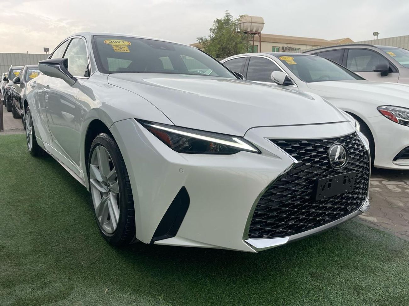 2021 Lexus IS300 AWD, biela, 21 906 km, dovoz SAE — foto 1