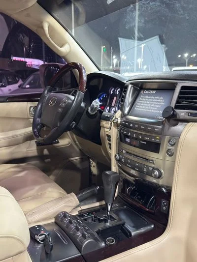 2009 Lexus LX570, béžová, 243 000 km, dovoz SAE — foto 8 z 8