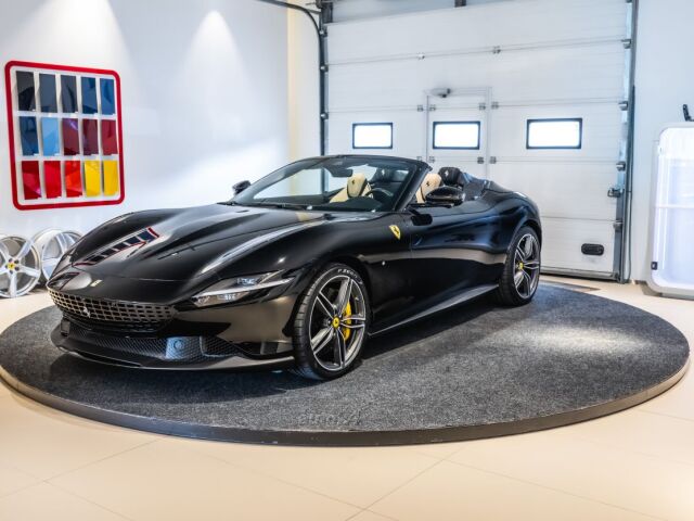 2025 Ferrari Roma, Estónsko — foto 1