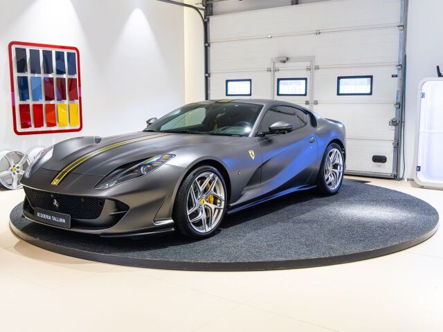 2020 Ferrari 812, Estónsko — foto 1
