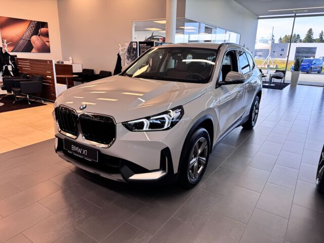 2026 BMW X1, Estónsko — foto 1