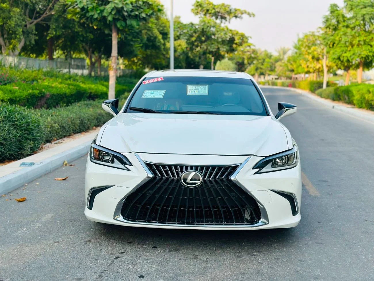 2024 Lexus ES350 PREMIER, biela, 48 000 km, dovoz SAE — foto 1