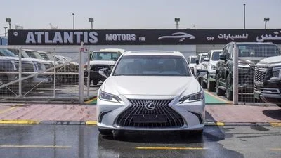 2025 Lexus ES300h PLATINUM, biela, 0 km, dovoz SAE — foto 2 z 18