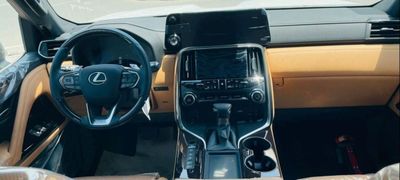 2026 Lexus LX600 SIGNATURE, čierna, 0 km, dovoz SAE — foto 14 z 25