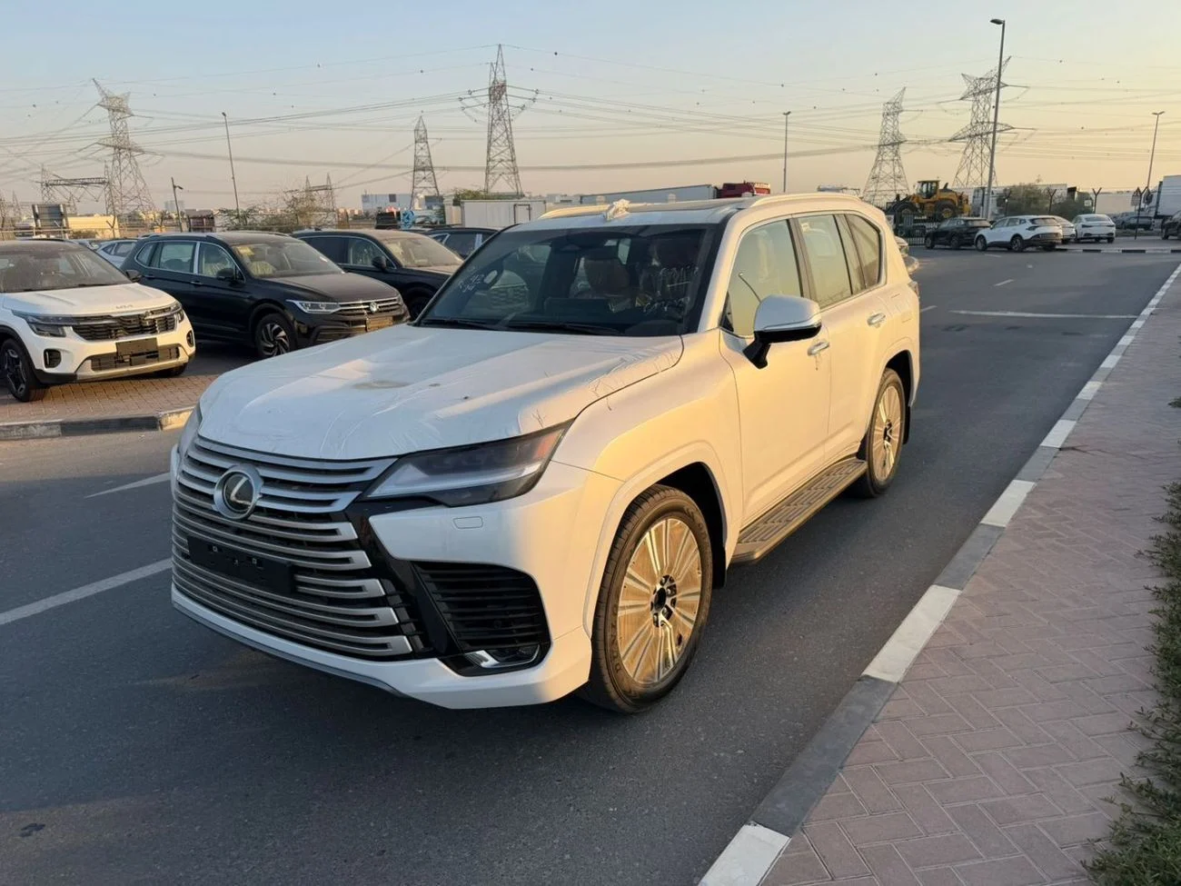 2026 Lexus LX600, bílá, 0 km, dovoz SAE — foto 1