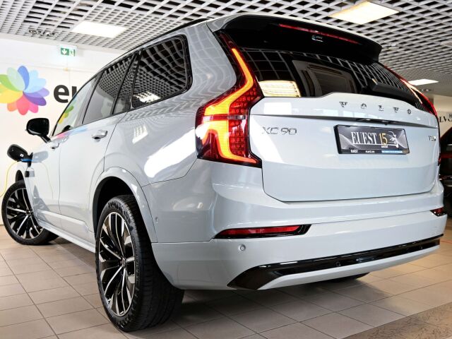 2025 Volvo XC90, Estónsko — foto 1